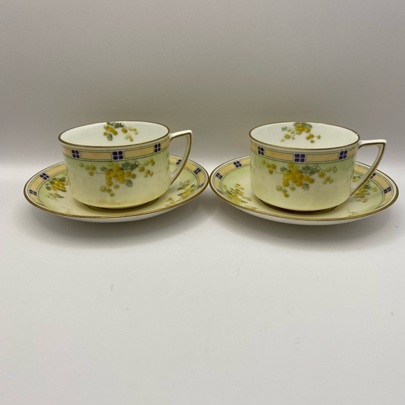 Set of 2 teacups w/ saucers. Antique Royal Doulton fine bone China. - Picture 1 of 8